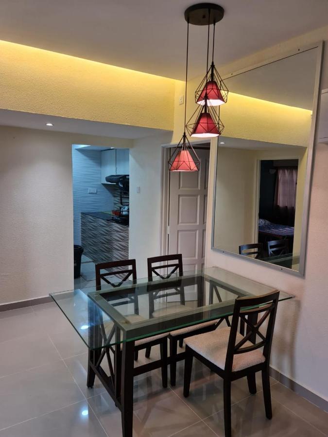 Sri Sayang Home Stay Джорджтаун Экстерьер фото